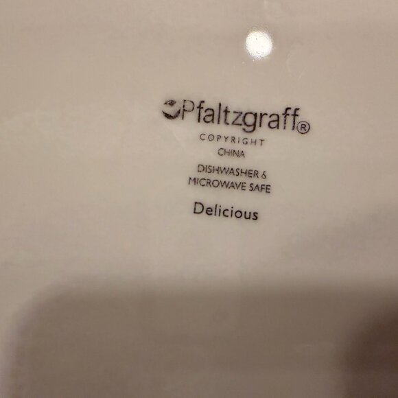 Pfaltzgraff Delicious covered Apple Pie dish - Picture 6 of 12